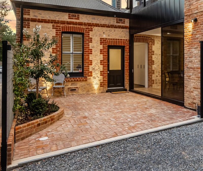 Cottage Red brick paving